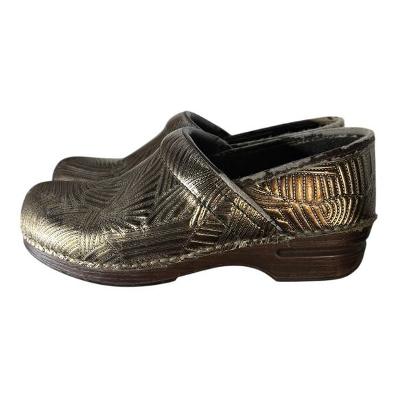 Dansko XP Women’s Embossed Career Nursing Clogs Gold Size 39 US 8.5 - Picture 4 of 9